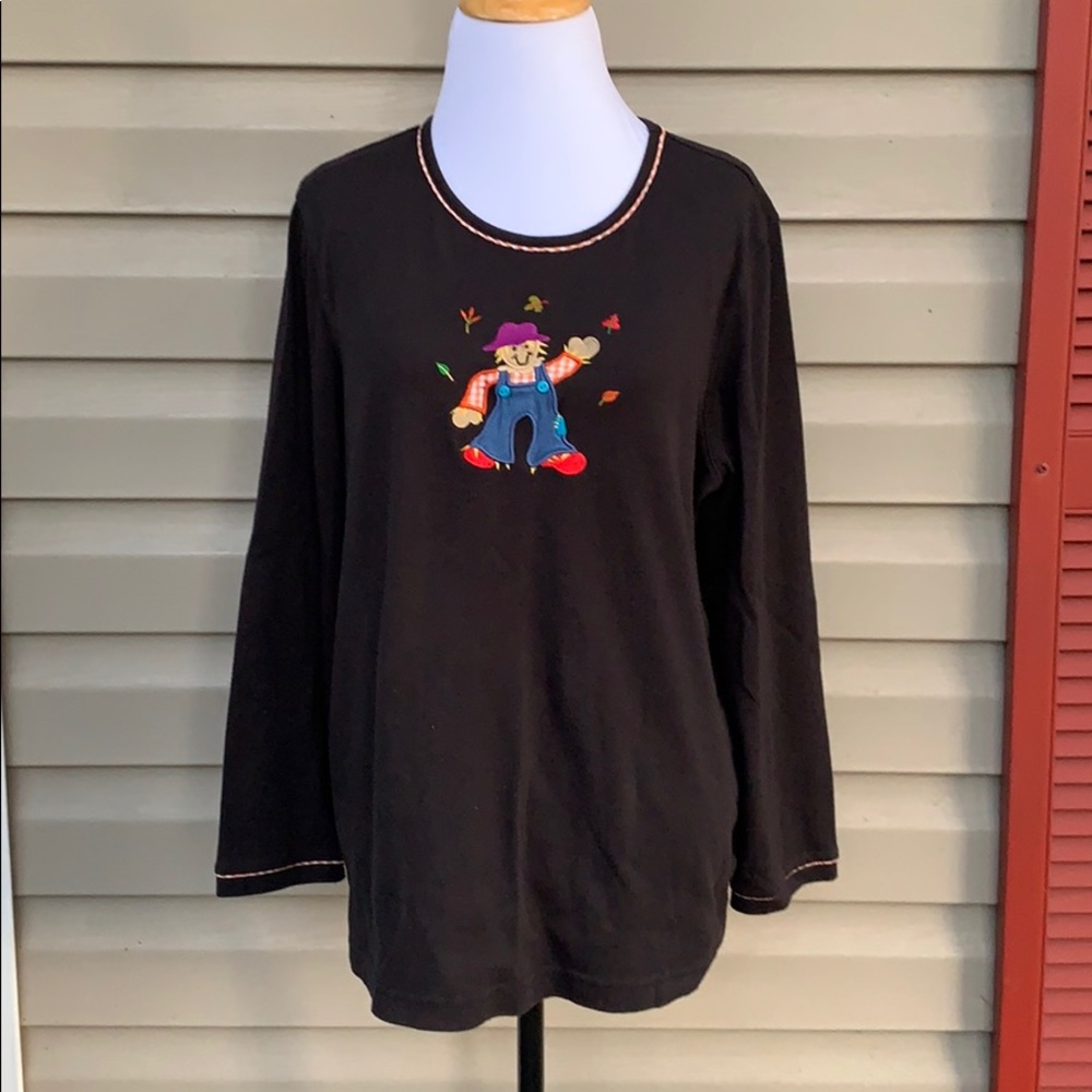 Studio Treat women’s black long sleeve fall top